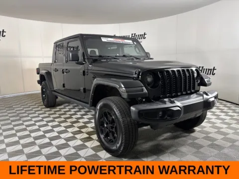 More photos of 2022 Jeep Gladiator Willys at Jerry Hunt Supercenter - Lexington, NC