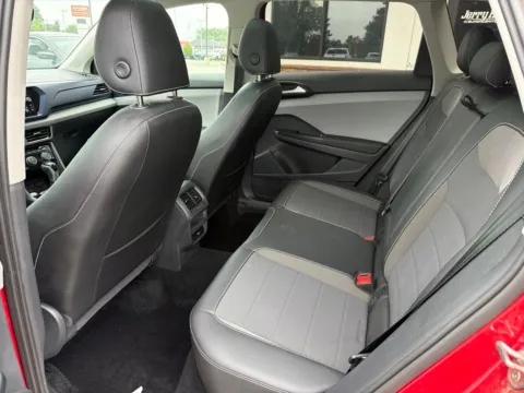 More photos of 2023 Volkswagen Taos 1.5T SE at Jerry Hunt Supercenter - Lexington, NC