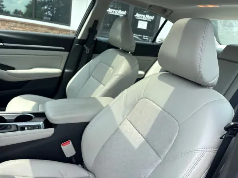Another view of 2023 Nissan Altima 2.5 SL for sale in Lexington, NC at Jerry Hunt Supercenter - Lexington