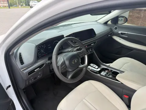 More photos of 2023 Hyundai Sonata SEL at Jerry Hunt Supercenter - Lexington, NC