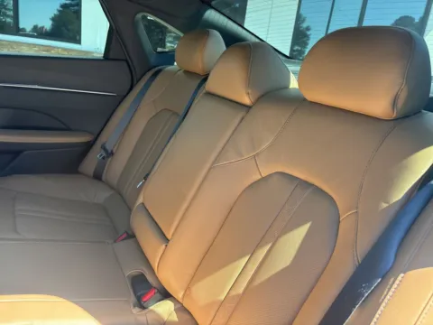 More photos of 2021 Hyundai Sonata Limited at Jerry Hunt Supercenter - Lexington, NC