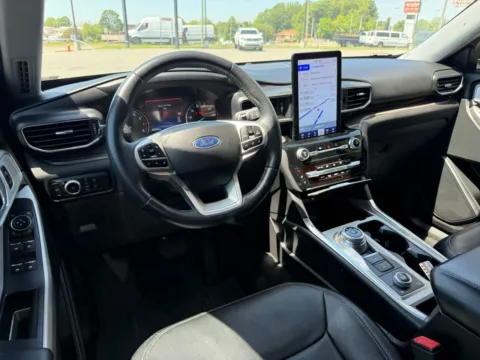 More photos of 2023 Ford Explorer Limited at Jerry Hunt Supercenter - Lexington, NC