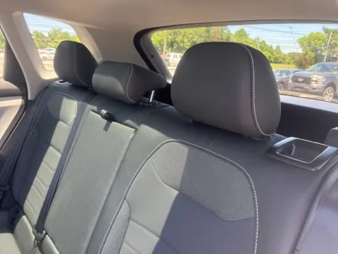 More photos of 2025 Volkswagen Taos 1.5T SE at Jerry Hunt Supercenter - Lexington, NC