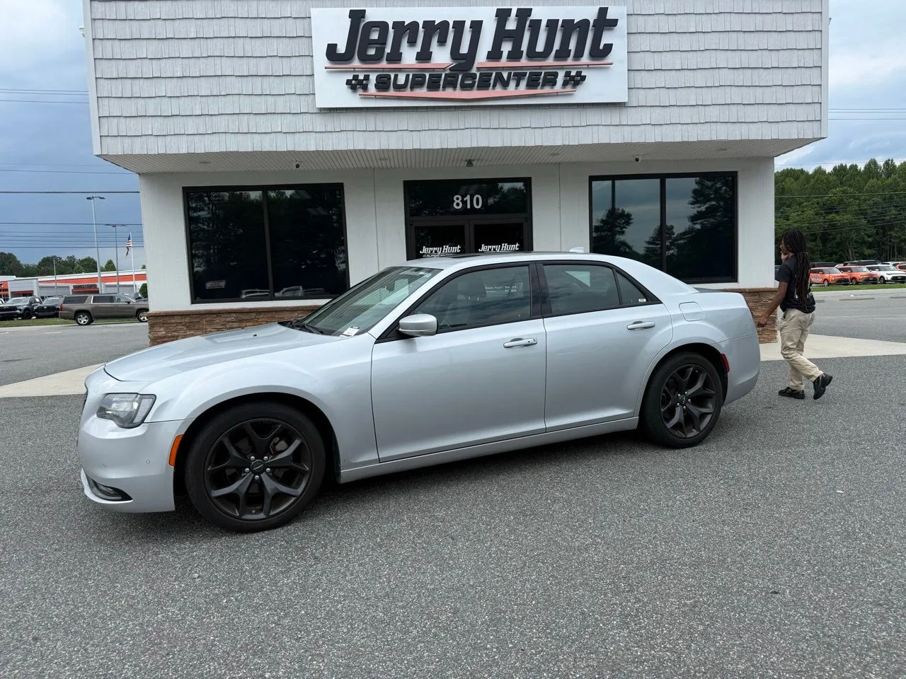 2023 Chrysler 300's photo