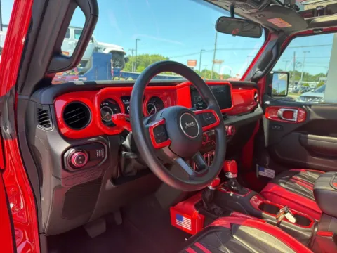 More photos of 2025 Jeep Gladiator Nighthawk at Jerry Hunt Supercenter - Lexington, NC
