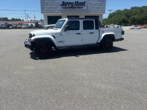 White 2022 Jeep Gladiator Altitude for sale in Lexington, NC