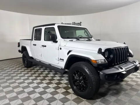 Another view of 2022 Jeep Gladiator Altitude for sale in Lexington, NC at Jerry Hunt Supercenter - Lexington