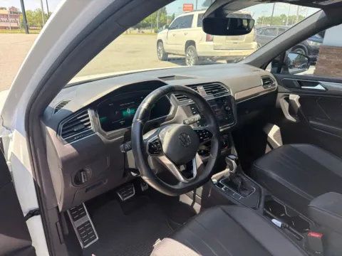 More photos of 2023 Volkswagen Tiguan 2.0T SE R-Line Black at Jerry Hunt Supercenter - Lexington, NC