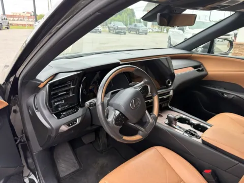 More photos of 2024 Lexus RX 350 Premium Plus at Jerry Hunt Supercenter - Lexington, NC