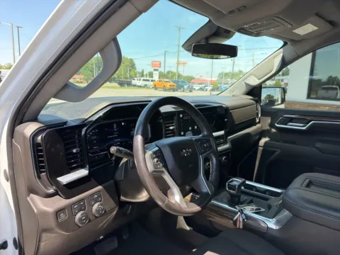 More photos of 2022 Chevrolet Silverado 1500 RST at Jerry Hunt Supercenter - Lexington, NC