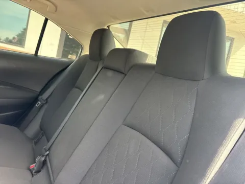 More photos of 2020 Toyota Corolla LE at Jerry Hunt Supercenter - Lexington, NC