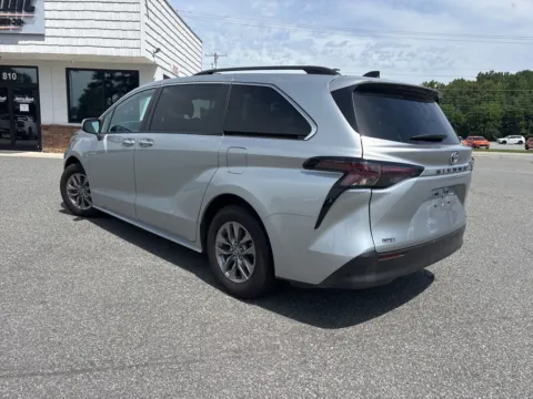 More photos of 2024 Toyota Sienna XLE at Jerry Hunt Supercenter - Lexington, NC