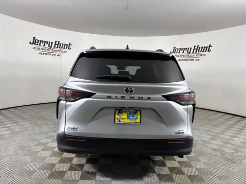 More photos of 2024 Toyota Sienna XLE at Jerry Hunt Supercenter - Lexington, NC