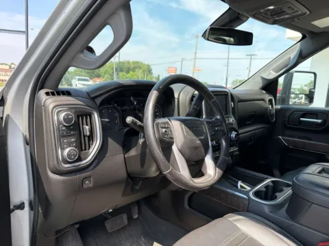 More photos of 2022 GMC Sierra 2500HD Denali at Jerry Hunt Supercenter - Lexington, NC