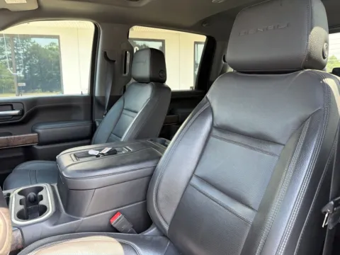 Another view of 2022 GMC Sierra 2500HD Denali for sale in Lexington, NC at Jerry Hunt Supercenter - Lexington