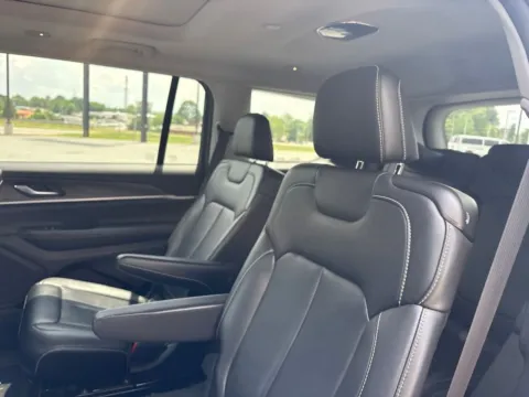 More photos of 2023 Jeep Grand Cherokee L Limited at Jerry Hunt Supercenter - Lexington, NC
