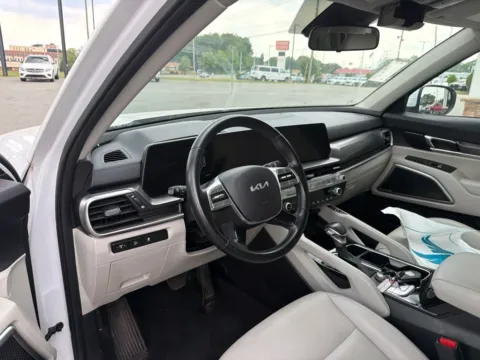 More photos of 2023 Kia Telluride S at Jerry Hunt Supercenter - Lexington, NC