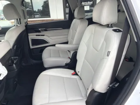 More photos of 2023 Kia Telluride S at Jerry Hunt Supercenter - Lexington, NC