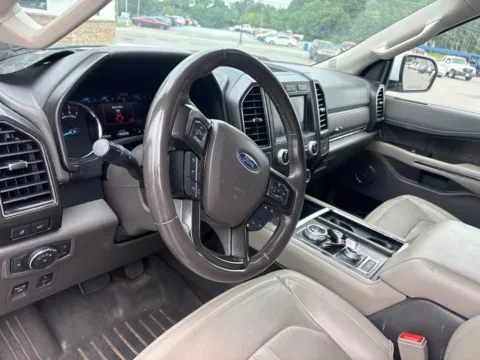 More photos of 2021 Ford Expedition Max Limited at Jerry Hunt Supercenter - Lexington, NC