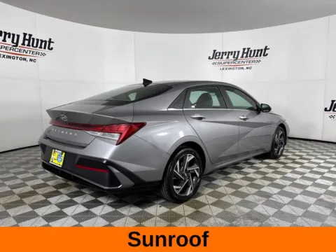 More photos of 2024 Hyundai Elantra SEL at Jerry Hunt Supercenter - Lexington, NC