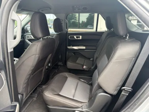 More photos of 2022 Ford Explorer XLT at Jerry Hunt Supercenter - Lexington, NC