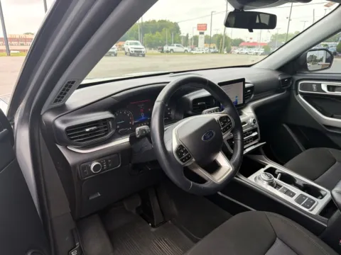 More photos of 2022 Ford Explorer XLT at Jerry Hunt Supercenter - Lexington, NC