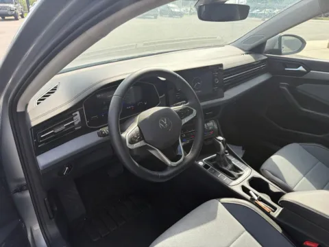 More photos of 2025 Volkswagen Jetta 1.5T SE at Jerry Hunt Supercenter - Lexington, NC