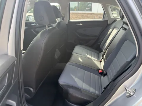 More photos of 2025 Volkswagen Jetta 1.5T SE at Jerry Hunt Supercenter - Lexington, NC