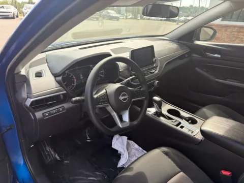 More photos of 2025 Nissan Altima 2.5 SV at Jerry Hunt Supercenter - Lexington, NC