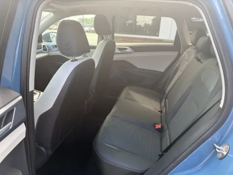 More photos of 2025 Volkswagen Taos 1.5T SE at Jerry Hunt Supercenter - Lexington, NC