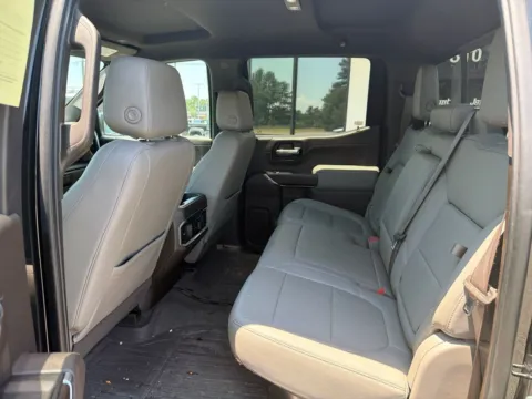 More photos of 2021 GMC Sierra 1500 SLT at Jerry Hunt Supercenter - Lexington, NC