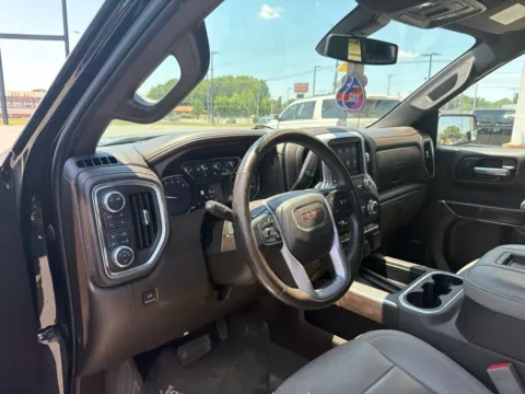 More photos of 2021 GMC Sierra 1500 SLT at Jerry Hunt Supercenter - Lexington, NC