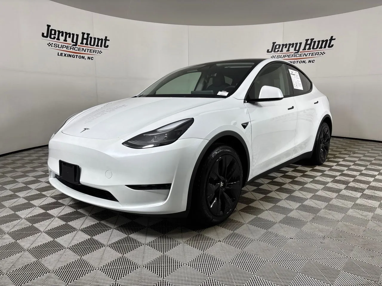 White 2024 Tesla Model Y Standard Range for sale in Lexington, NC