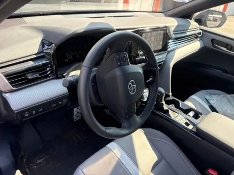 More photos of 2025 Toyota Camry SE at Jerry Hunt Supercenter - Lexington, NC