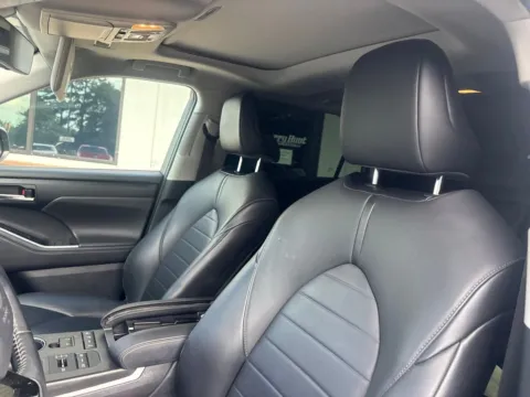 Another view of 2020 Toyota Highlander XLE for sale in Lexington, NC at Jerry Hunt Supercenter - Lexington