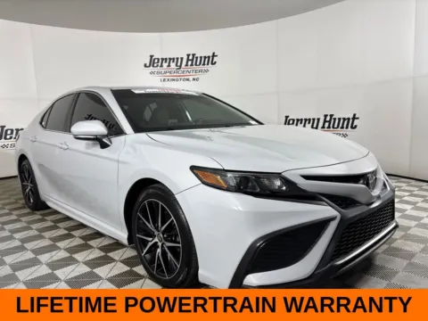 More photos of 2022 Toyota Camry SE at Jerry Hunt Supercenter - Lexington, NC