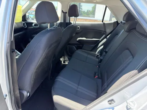 More photos of 2022 Hyundai Venue SEL at Jerry Hunt Supercenter - Lexington, NC