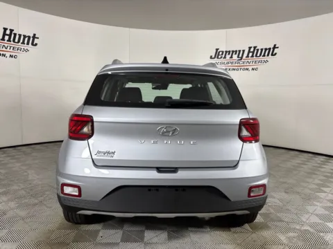 More photos of 2022 Hyundai Venue SEL at Jerry Hunt Supercenter - Lexington, NC