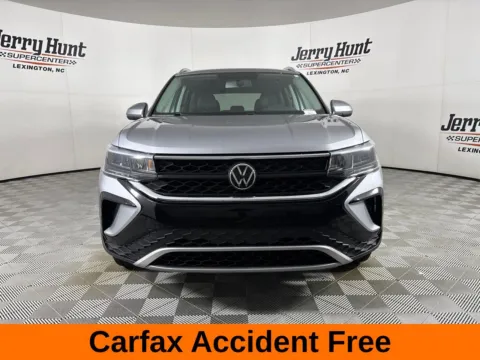 More photos of 2022 Volkswagen Taos 1.5T SE at Jerry Hunt Supercenter - Lexington, NC