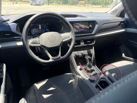 More photos of 2022 Volkswagen Taos 1.5T SE at Jerry Hunt Supercenter - Lexington, NC