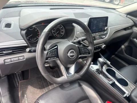 More photos of 2024 Nissan Altima 2.5 SR at Jerry Hunt Supercenter - Lexington, NC