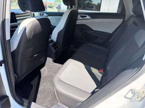 More photos of 2025 Volkswagen Taos 1.5T SE at Jerry Hunt Supercenter - Lexington, NC