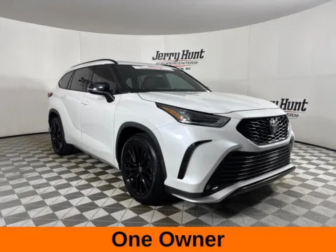 More photos of 2023 Toyota Highlander XSE at Jerry Hunt Supercenter - Lexington, NC