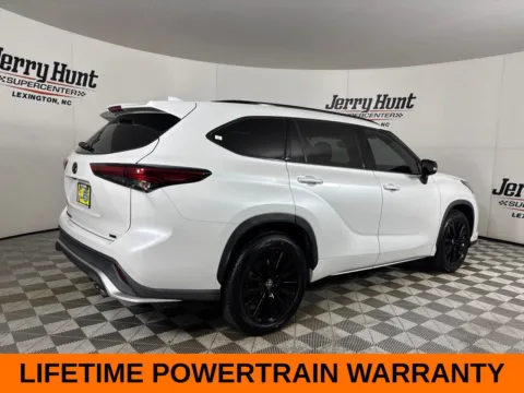 More photos of 2023 Toyota Highlander XSE at Jerry Hunt Supercenter - Lexington, NC