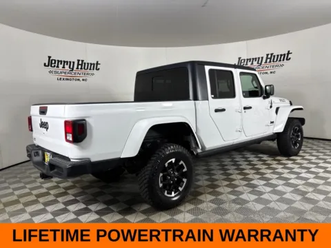 More photos of 2022 Jeep Gladiator Willys at Jerry Hunt Supercenter - Lexington, NC