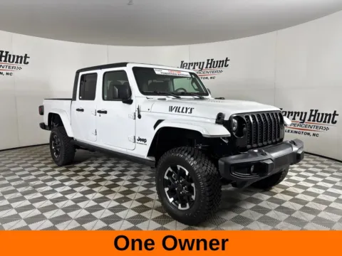 More photos of 2022 Jeep Gladiator Willys at Jerry Hunt Supercenter - Lexington, NC