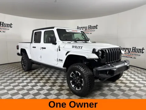 More photos of 2022 Jeep Gladiator Willys at Jerry Hunt Supercenter - Lexington, NC