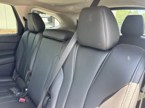 More photos of 2025 Acura MDX at Jerry Hunt Supercenter - Lexington, NC