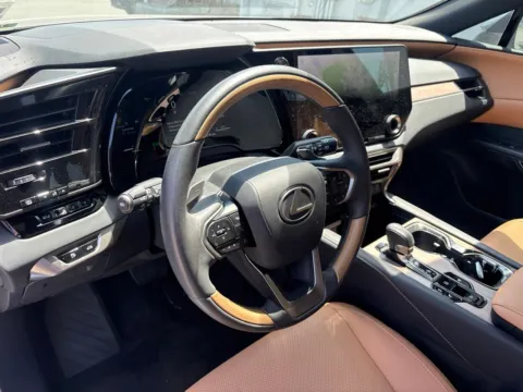 More photos of 2025 Lexus RX 350h Premium at Jerry Hunt Supercenter - Lexington, NC