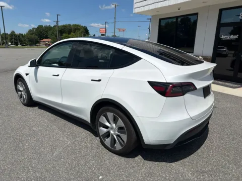 More photos of 2023 Tesla Model Y Long Range at Jerry Hunt Supercenter - Lexington, NC